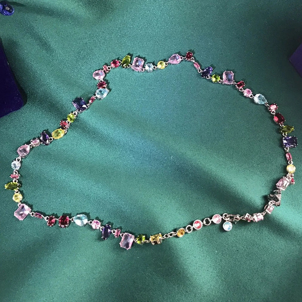 Parure Bijoux Cristal 2025 – petites collier pierres colorées