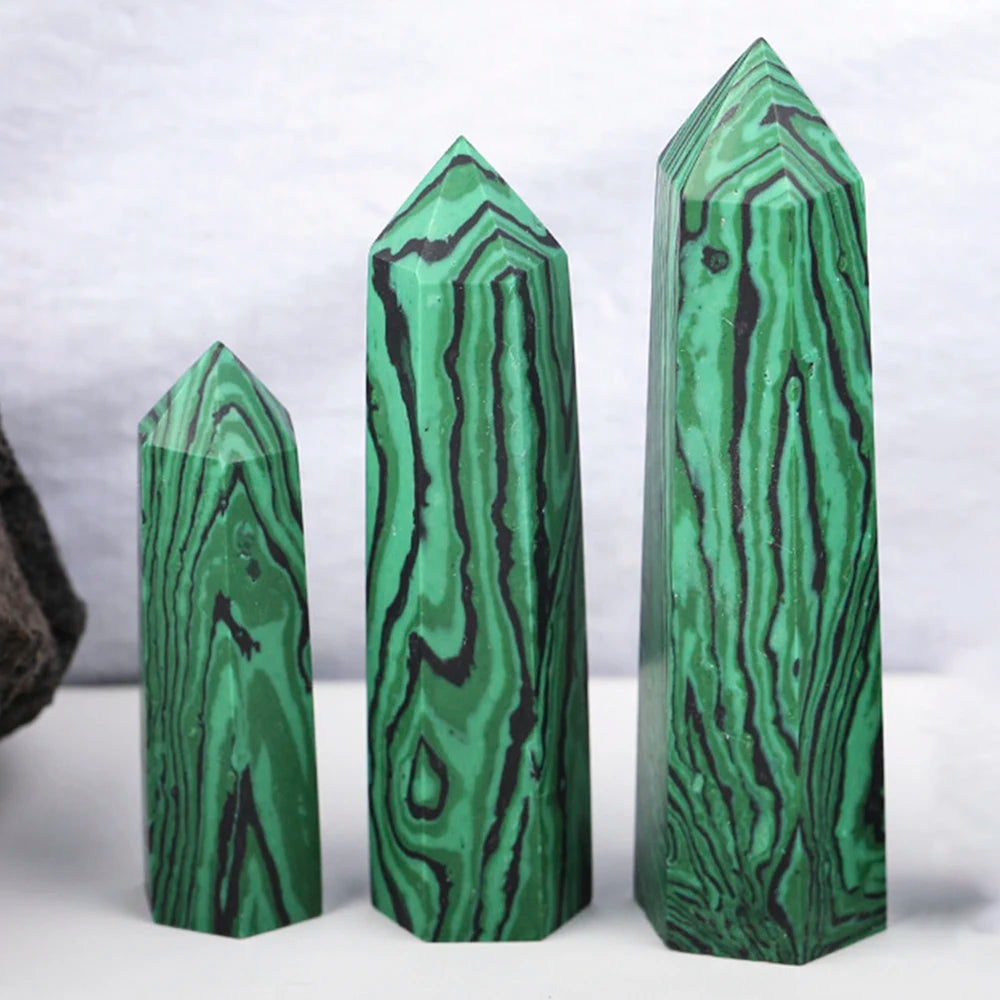 pierre naturelle obelisque vert