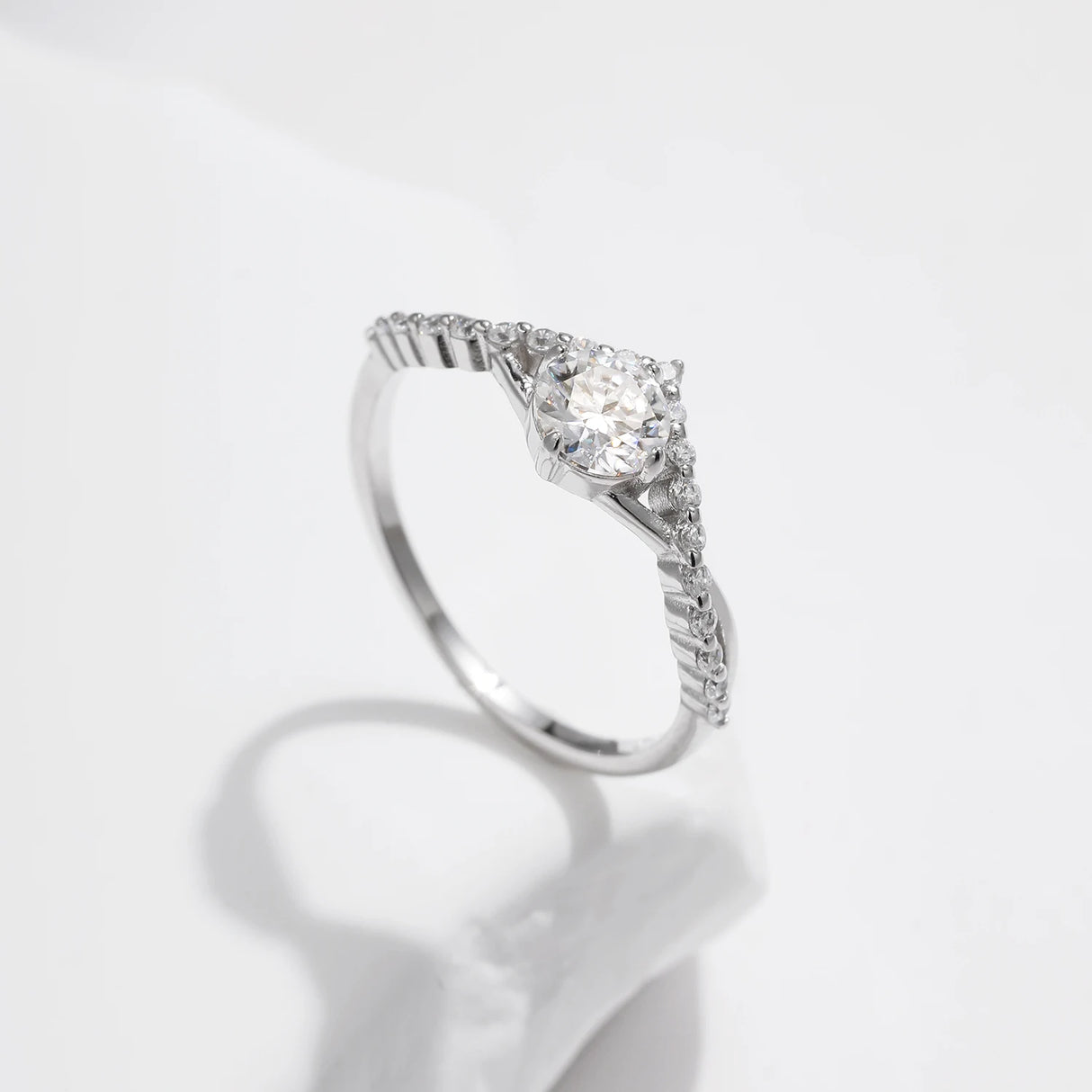 Bague Couronne en Moissanite