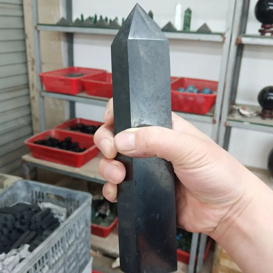 Tour en Shungite Naturelle – Protection Électromagnétique